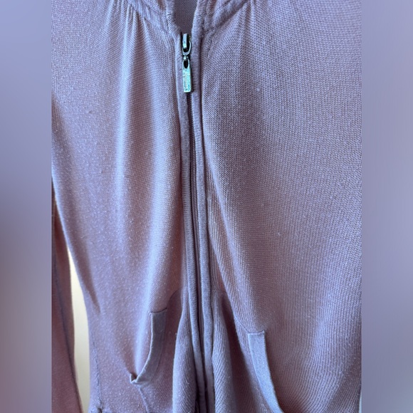 Gift with Purchase - Picture 5 of 12